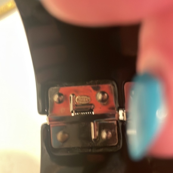 Authentic Chanel cuff - Picture 9 of 12